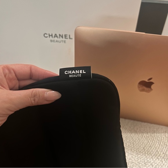 CHANEL Black Quilted Case laptop case Plus LV blush trunks and bags Keychain - Picture 5 of 14